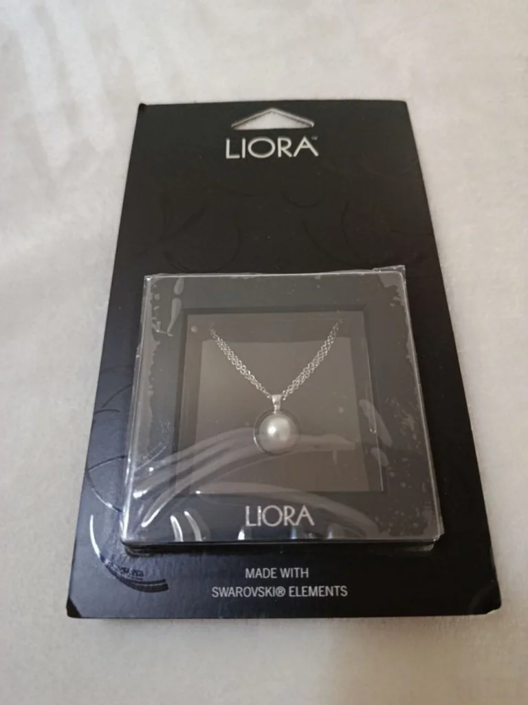 A saisir : Collier " Liora " with Swarovski elements ! ( Bien lire merci)